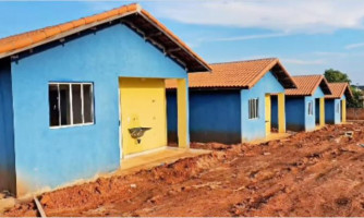 Governo Pivetta ameaça excluir famílias que ocuparam casas populares em Araputanga