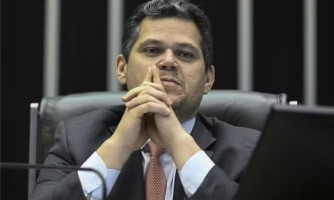 Presidente do Senado pauta fim da escala 6x1 para terça-feira após 1º turno das eleições; Lula comemora