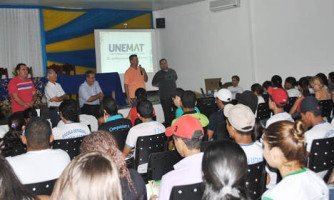 Prefeito Salomé participa de palestra com Reitor da UNEMAT