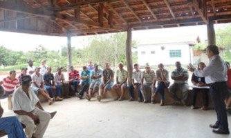 Elias Leal visita comunidades e discute prioridades com trabalhadores rurais de Mirassol D´Oeste