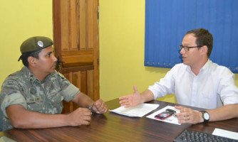 Prefeitura firma parceria com Exército e fará atendimento médico na comunidade Botas