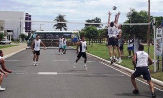 Esporte sendo usado como trabalho social em JAURU