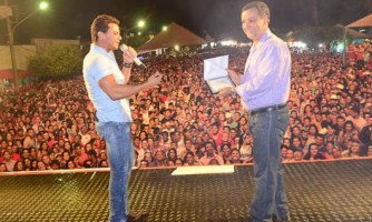 Layr Mota é homenageado pelos serviços prestados à Figueirópolis D´Oeste