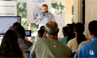 Produtores participam do Programa Leite a Campo para melhoramento de produtividade