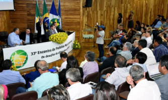 Prefeitos debatem gestão e alternativas para a crise
