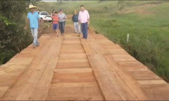 Prefeitura atende comunidade e constrói ponte a pedido de produtores das Botas