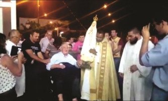 Monsenhor  é homenageado com procissão em retorno hospitalar para  Araputanga