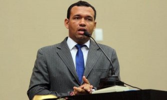 Governo do Estado começa e não termina nada, diz deputado aliado de PedroTaques
