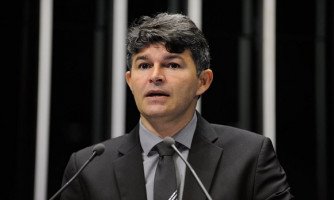 Com mandato em risco, senador José Medeiros pede anulação de laudo da PF