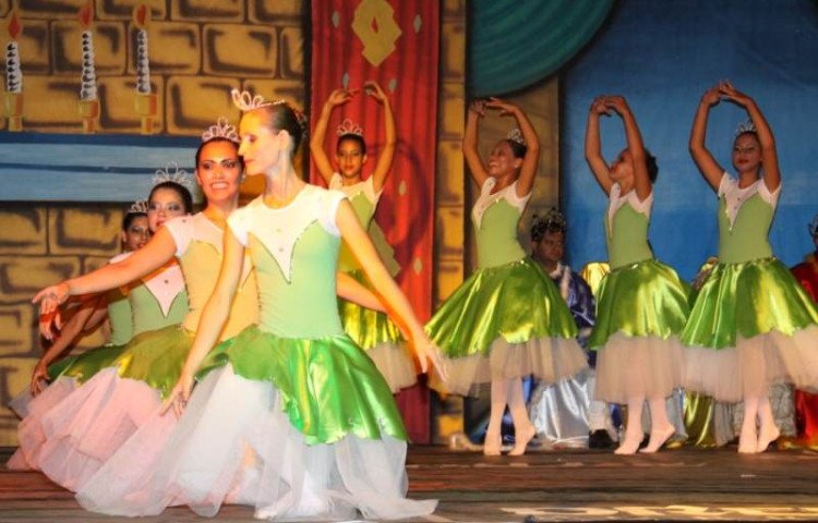 Centro de Dança Ballet Quatro Marcos apresenta O príncipe e os Cisnes neste fim de semana